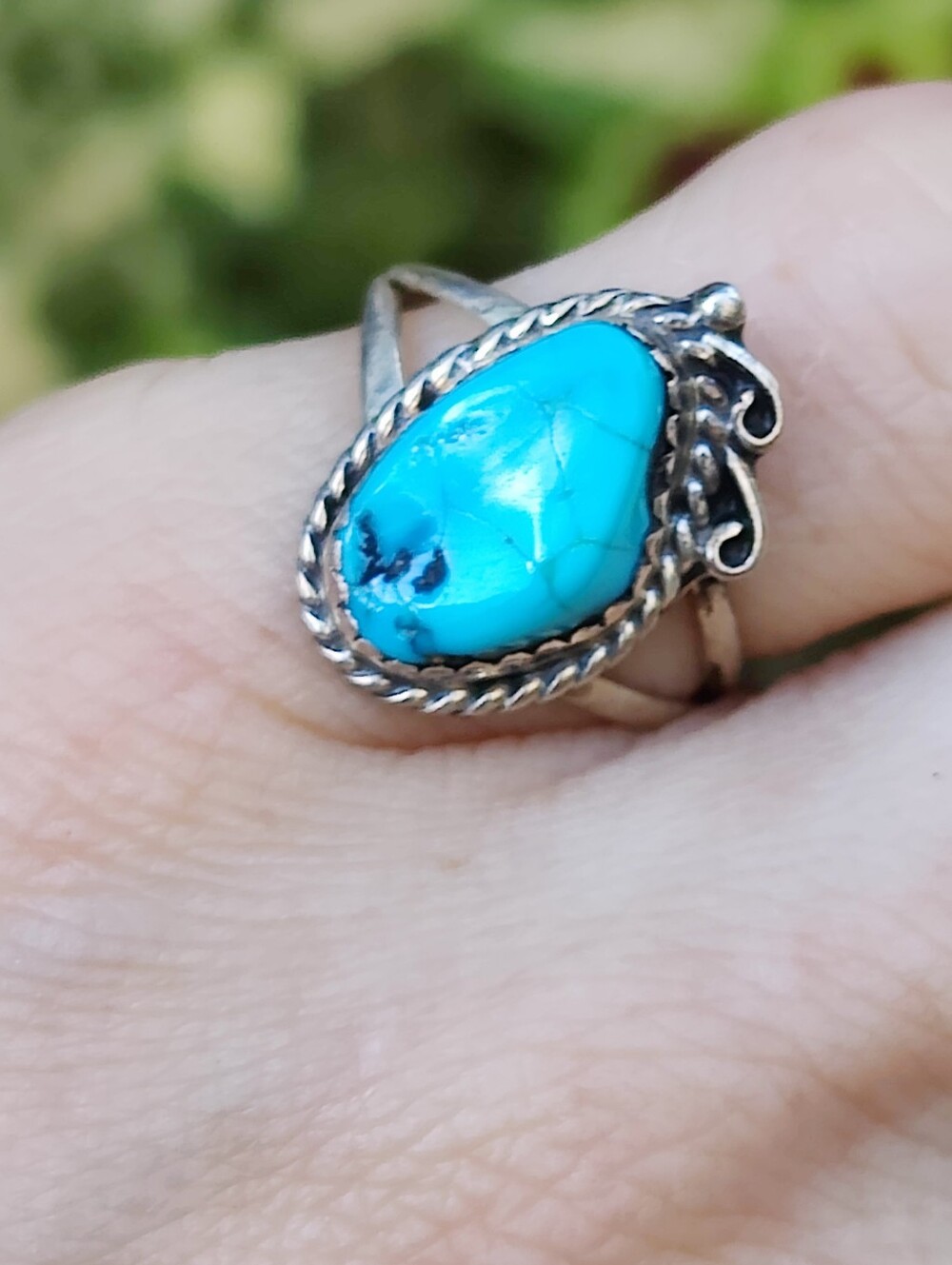 Antique Sterling Silver Native American Turquoise Ring - Picture 2 of 6